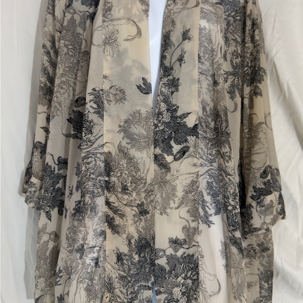 Kirra Black and Cream Floral Kimono